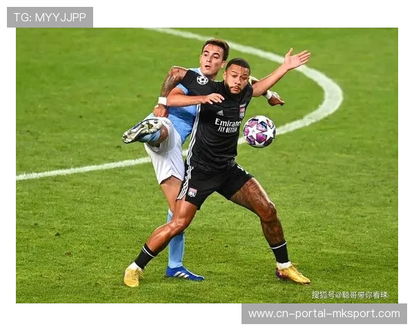 里昂财政危机加剧，核心球员福法纳、佩利被列入出售名单。